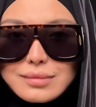 Muqaddas Sadullayeva appeared in luxurious attire resembling that of a queen.