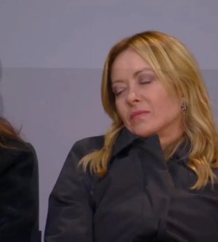 Giorgia Meloni fell asleep at the Olympic opening ceremony