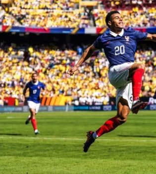 Сборная Франции уверенно одолела Колумбию