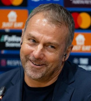 «Barselona» Hans-Diter Flik bilan shartnomani 2028-yilgacha uzaytiradi