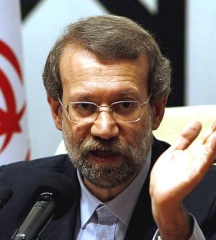 Larijoniy Trampning Eron tahdidlarini asossiz va puch deb atadi