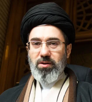 Eron Oliy rahbari Isroil hujumi oqibatida og'ir jarohat oldi
