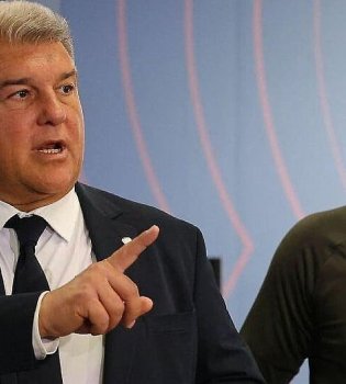 Лапорта планирует установить статую Месси и провести прощальный матч