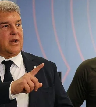 Лапорта планирует установить статую Месси и провести прощальный матч