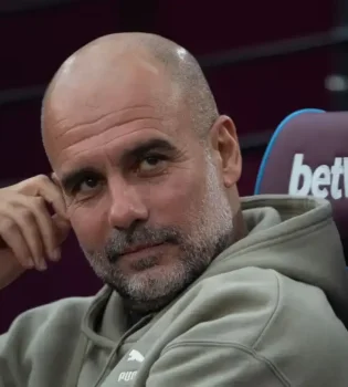 Гвардиола: "Сити" показывает слабость в стандартных положениях