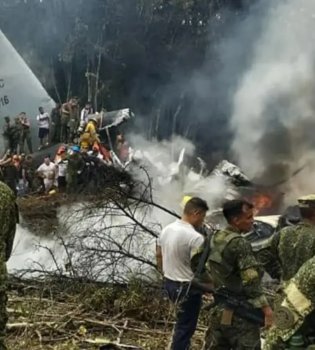 В Колумбии военный самолет потерпел крушение, ведутся поиски тысяч пострадавших