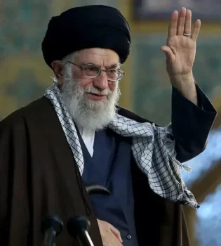 Khomeini's Simple Home: Historical Photos Published for the First Time