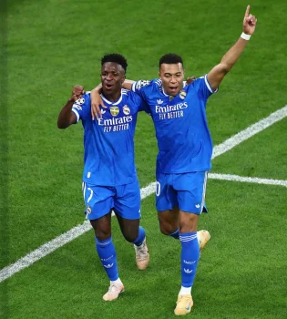 Mbappe: "Dance, Vini, and don't stop!"