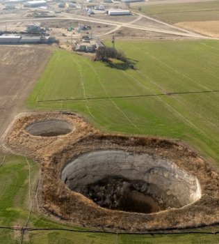 A huge sinkhole is forming in Konya Province