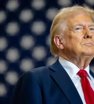 За период правления Трампа было сказано тридцать три тысячи пятьсот семьдесят семь ложных утверждений.