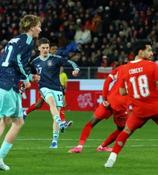 Сборная Германии в драматичной ситуации одолела Швейцарию