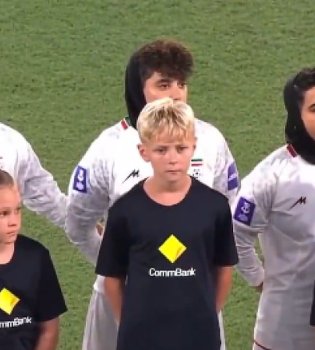 Иранские футболисты получили политическое убежище в Австралии