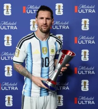 Argentina beat Mexico to reach the World Cup quarter-finals