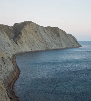 Eron Hormuz bo'g'ozi orqali kemalar o'tishiga ruxsat berdi