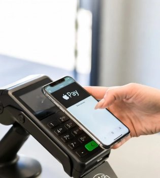 T-bank mijozlari iPhone orqali internetsiz to'lov qilish imkoniga ega bo'ldi