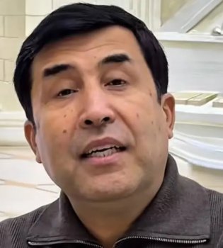 Yahyobek Mo‘minov Zeekr 9X avtomobilini xarid qildi