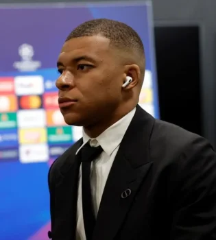 Mbappe and PSG dispute over 2 million euros