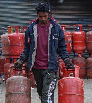 Конфликт между Ираном и Израилем отбросил серьезную тень на экономику Индии