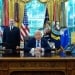 Trump AQSHda tezkor rezidentlik kartasini taqdim etdi