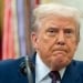 Опубликована загадочная фотография Трампа с маркировкой "Q+"