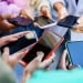 Buyuk Britaniyada Apple va Samsungga da’vo qo‘yildi