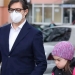 Makedoniya prezidenti kamsitilgan qizchani maktabga kuzatib qo'ydi