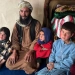 Afg'onistonda ota oilasini boqish uchun qizini sotishga majbur bo'lmoqda
