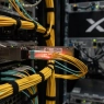 SpaceX kompaniyasi o'zining optik tolali qurilmalarini ishlab chiqaradi