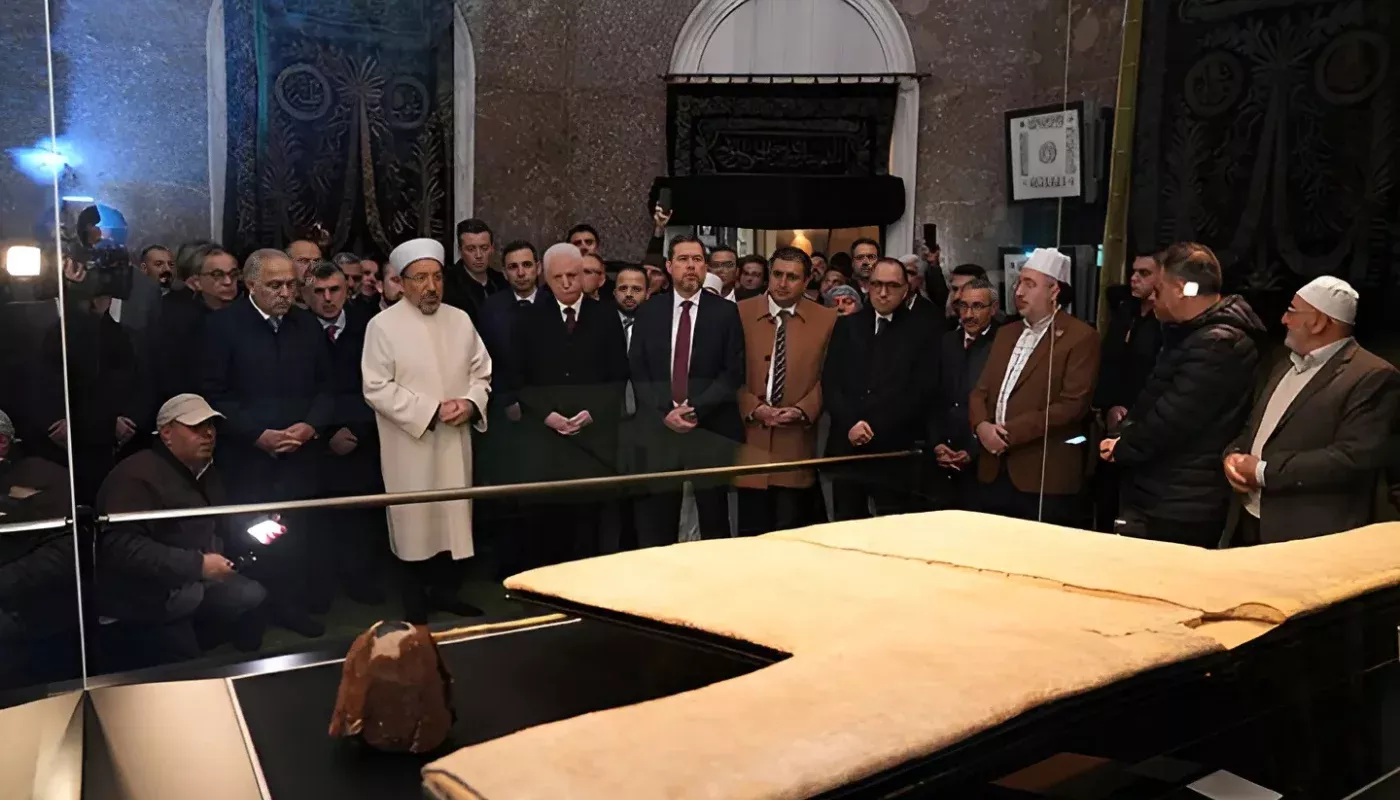 The "Xirqai Sharif" exhibition has opened in Istanbul