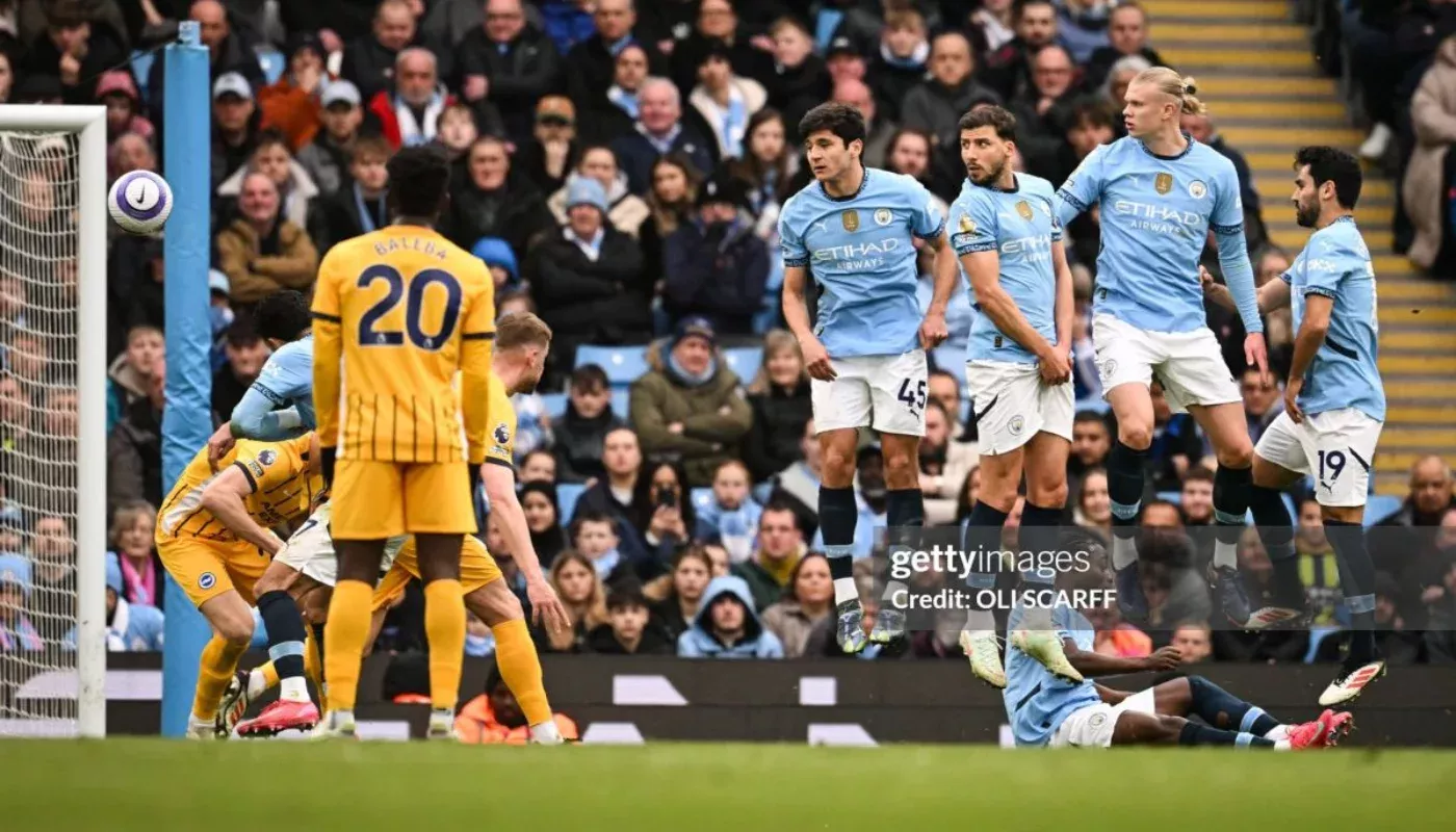 "Manchester City" - "Brighton" 2:1 (goals scored by players in the first half)