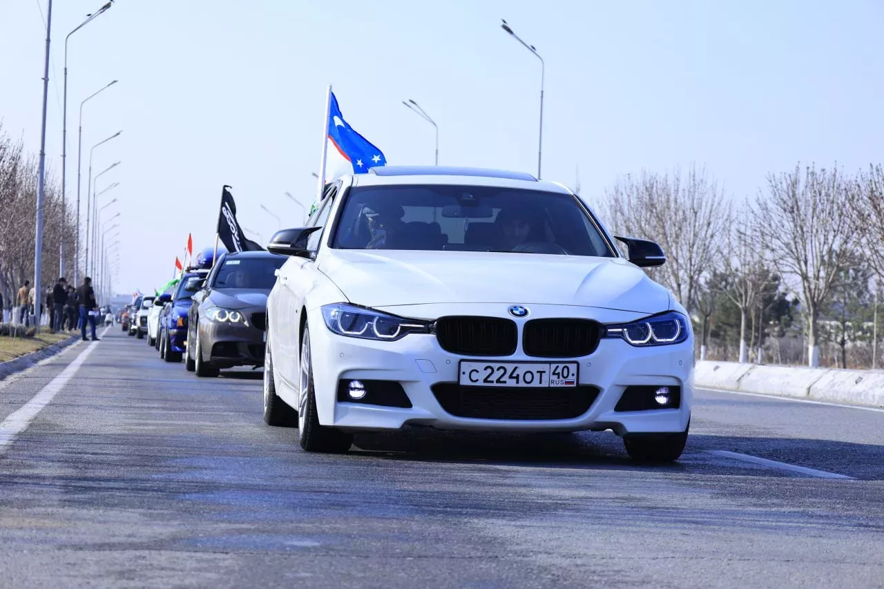 В Намангане начался первый международный автофестиваль (фото)