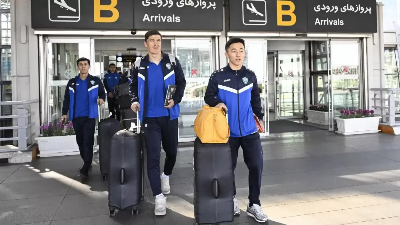 The Uzbekistan national team has arrived in the capital of Iran (photo)