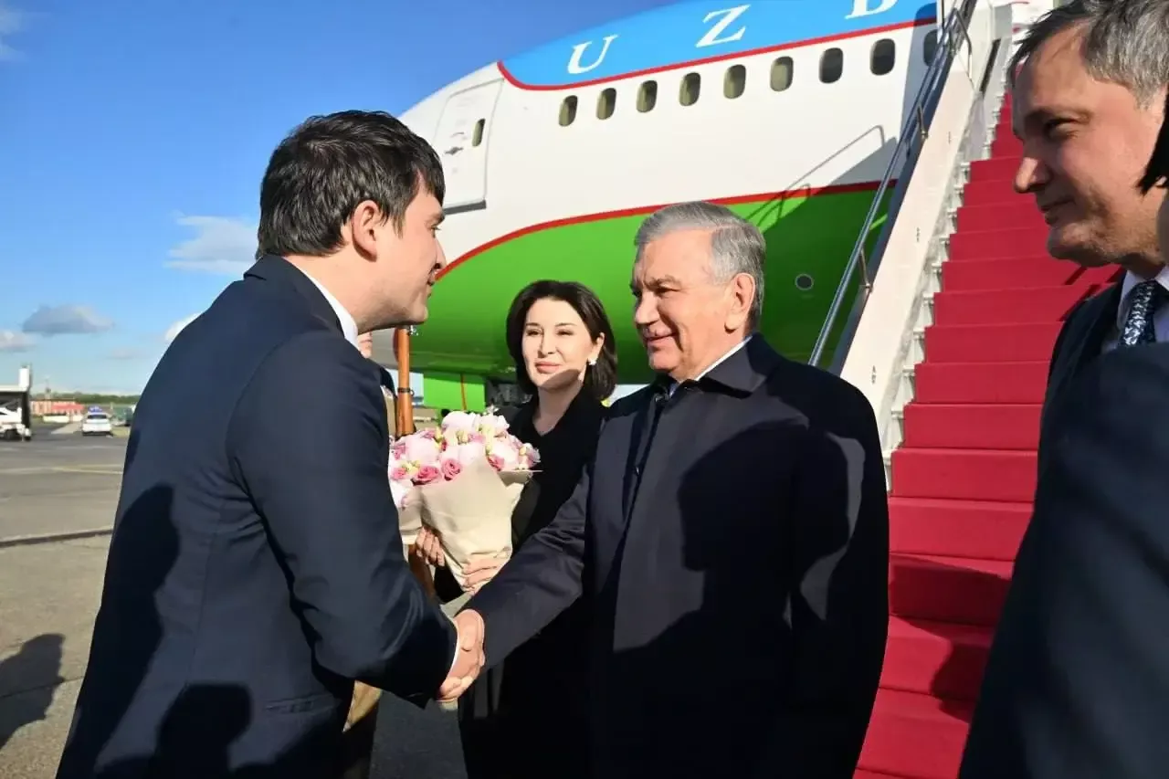Shavkat Mirziyoyev rasman Vengriyada: muzokaralar va sammit kutib turibdi