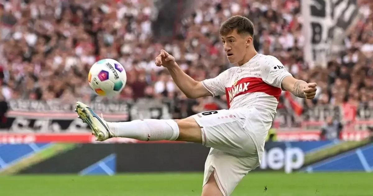 Which football player is Toni Kroos recommending to the Real management?