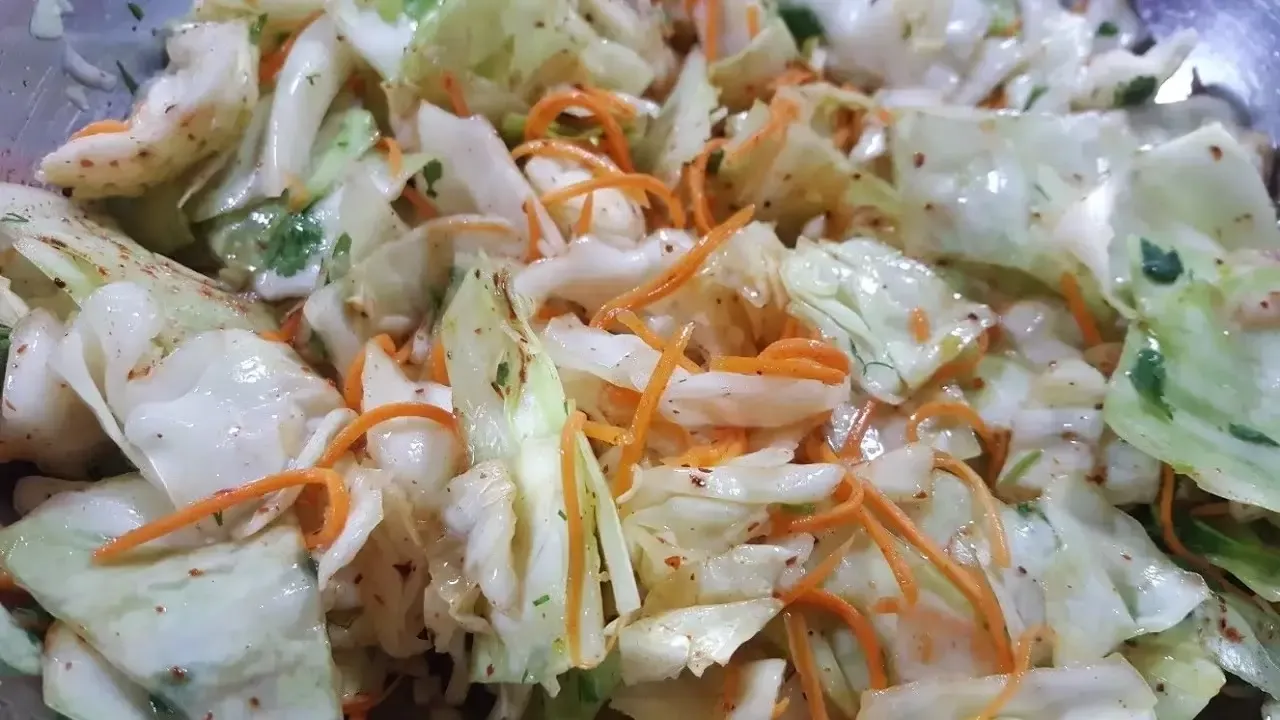 It has been proven that pickled cabbage is beneficial for the intestines
