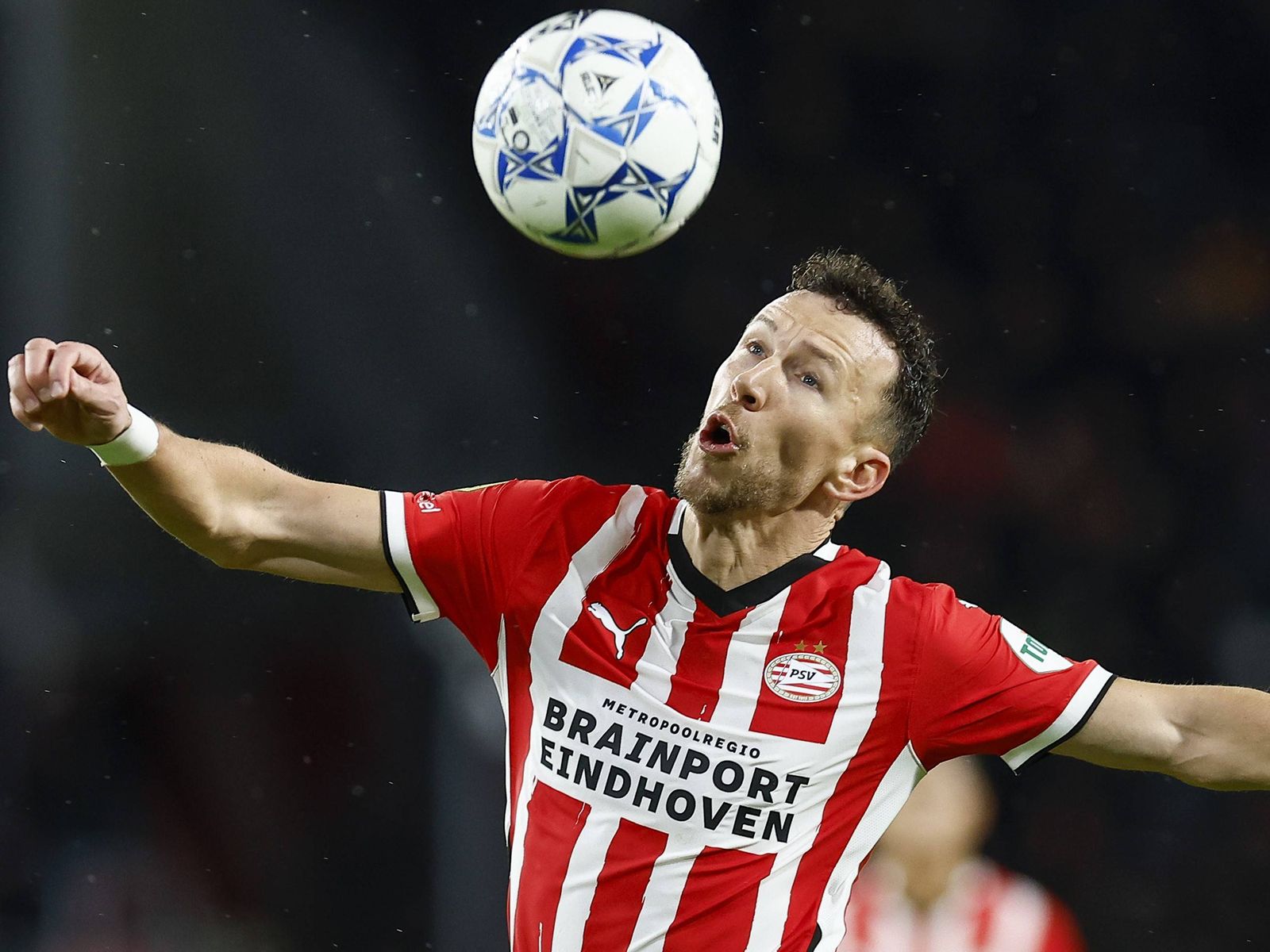 Ivan Perishich extended his contract with PSV until 2027