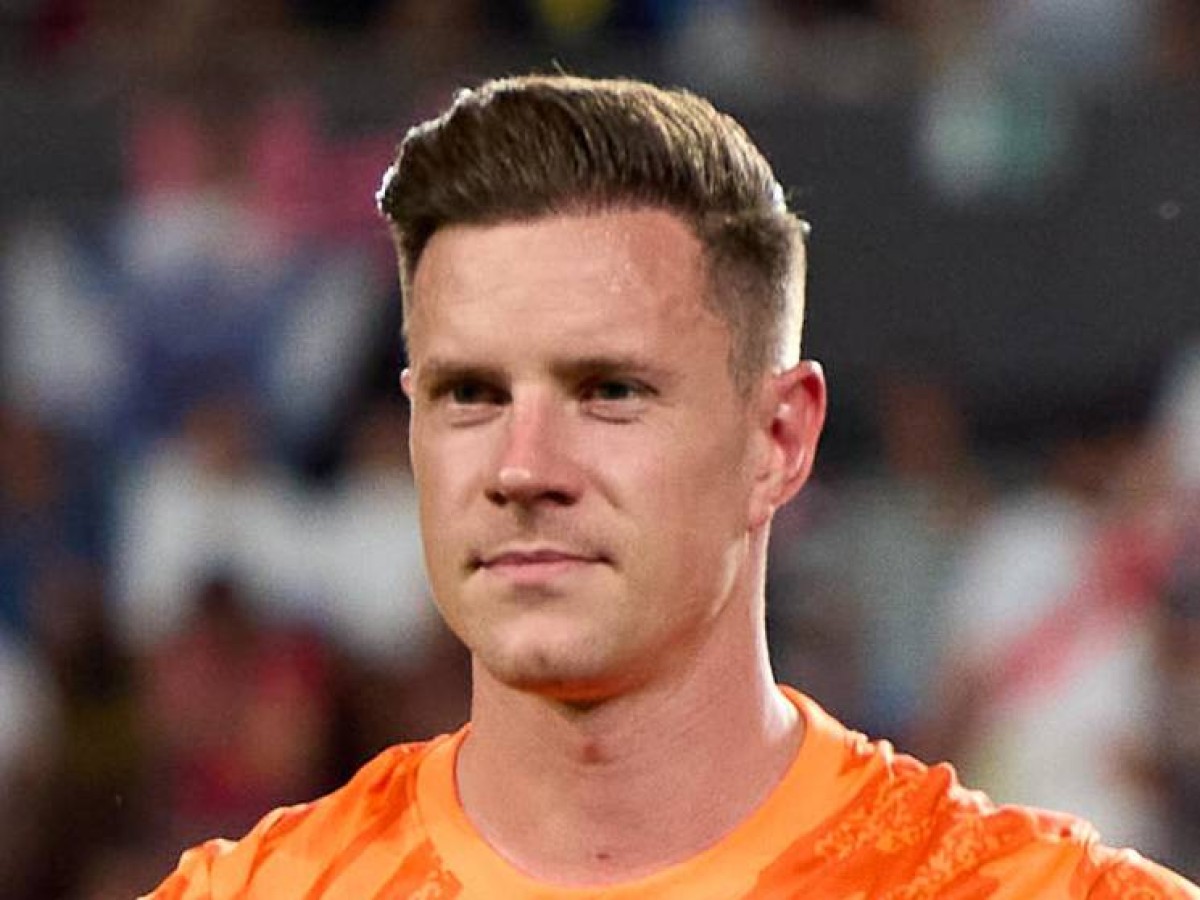 Monaco is considering ter Stegen for the summer transfer