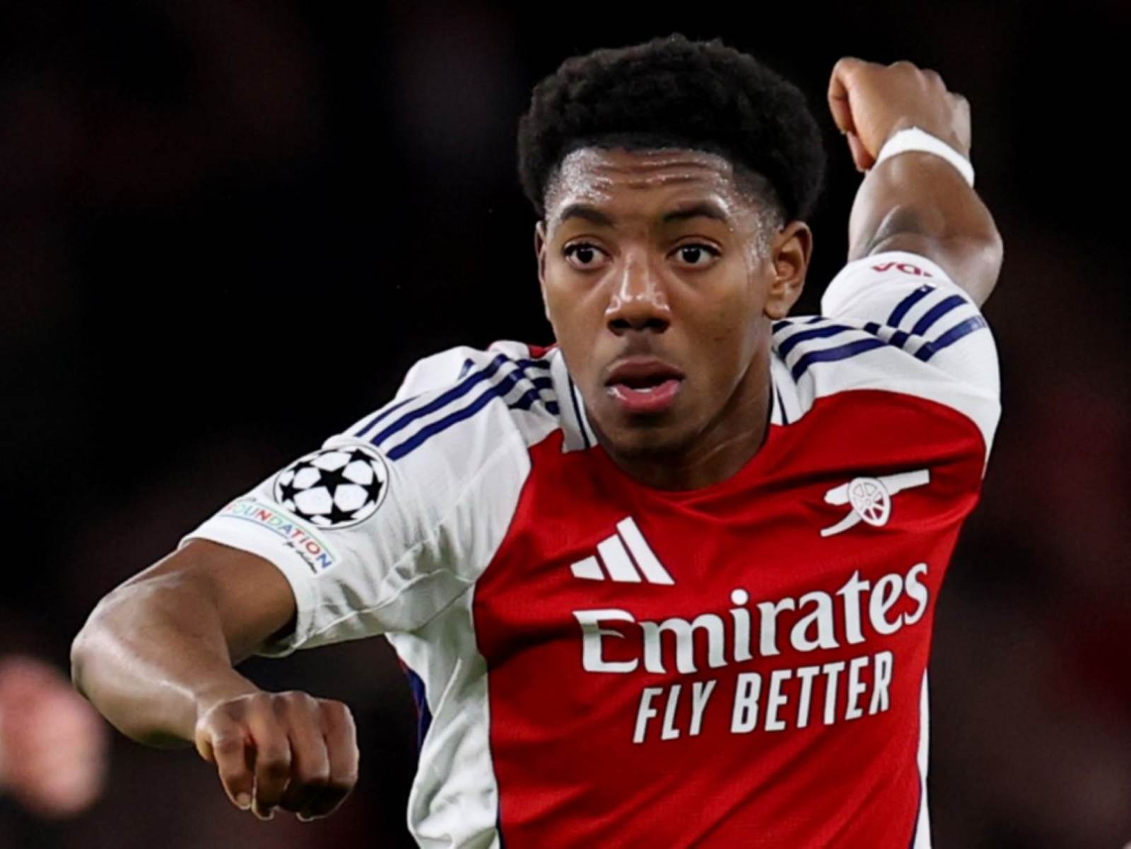 Lewis-Skelli signed a new contract with Arsenal
