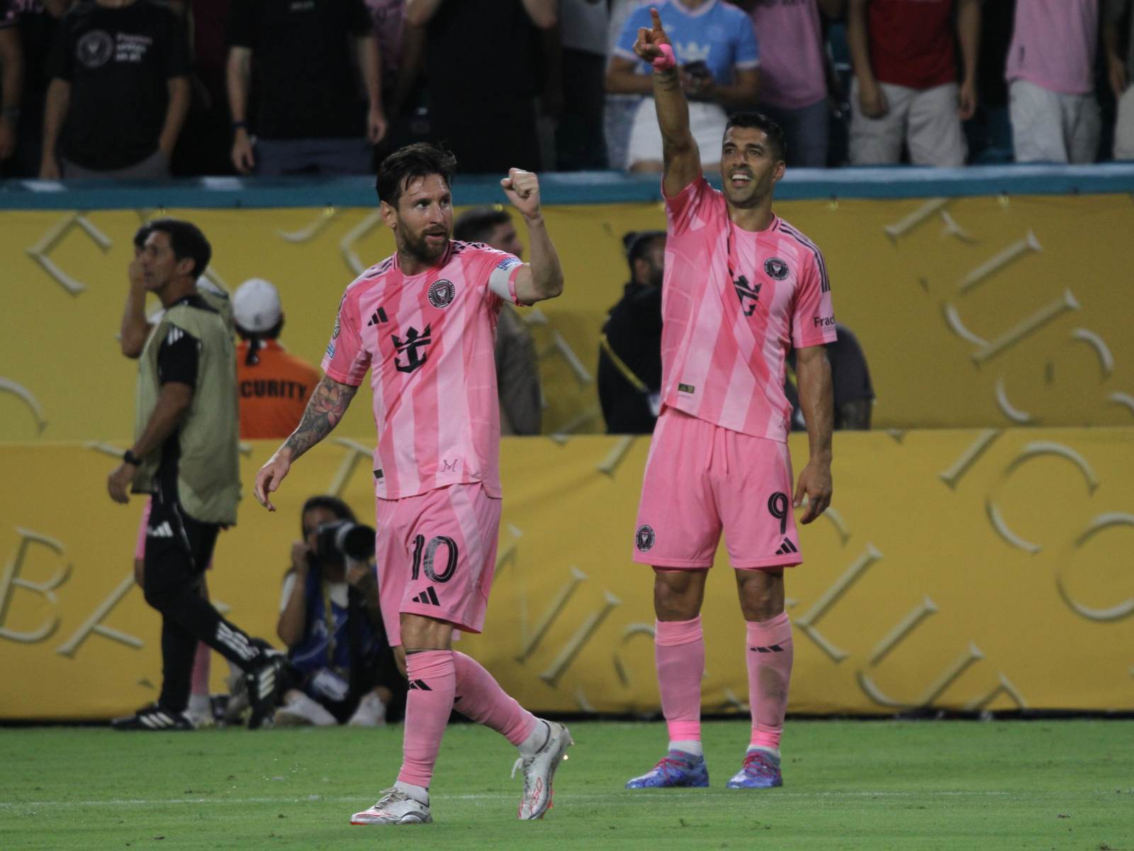 Messi, Ramos va Kvartsxeliya eng yaxshi jamoada tanlandi