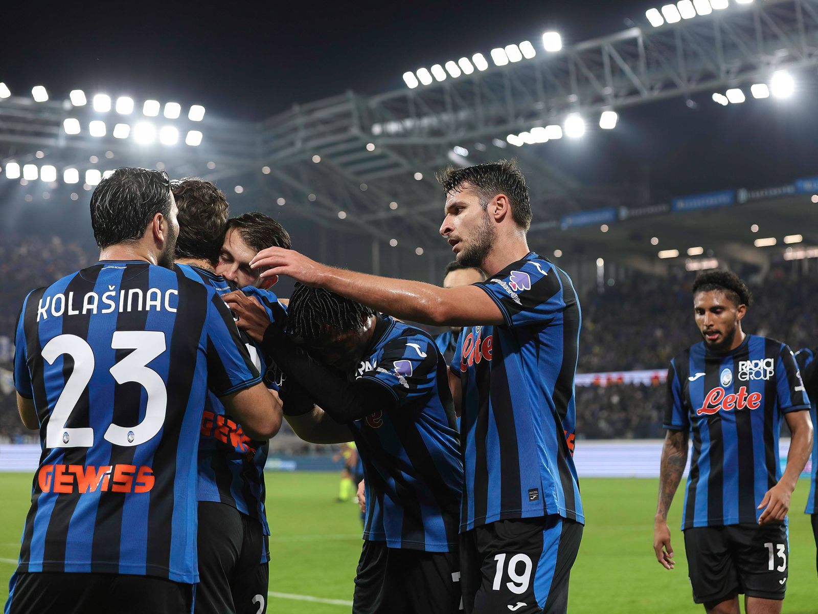 Atalanta 17 yoshli himoyachiga 20 mln yevro taklif qilmoqda