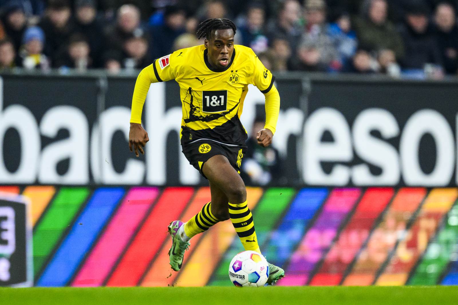 Bavariya Dortmund yulduzini Chelsidan tortib ololmadi