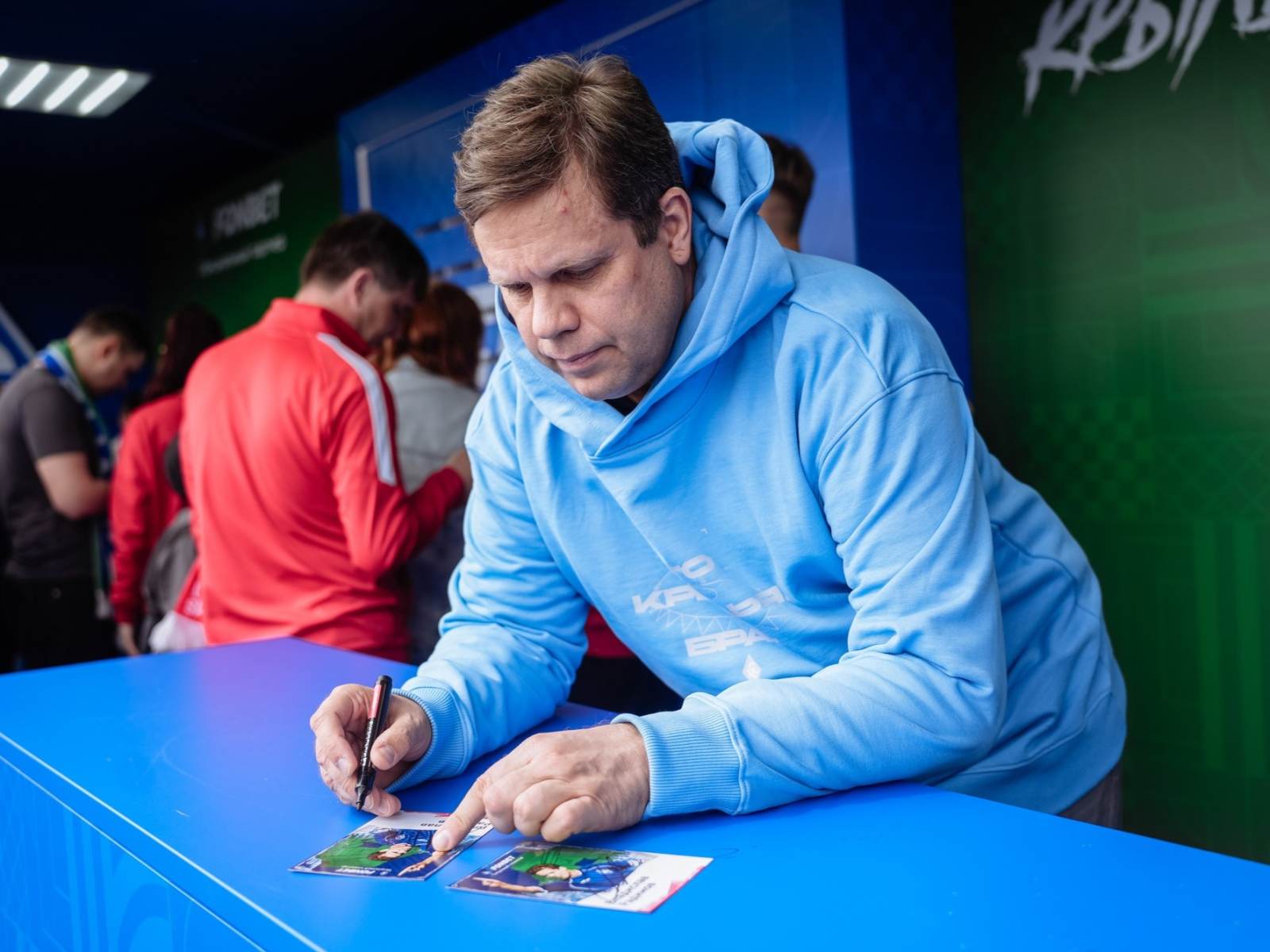 Radimov evaluated the contracts of Kjerzakov and Erohin
