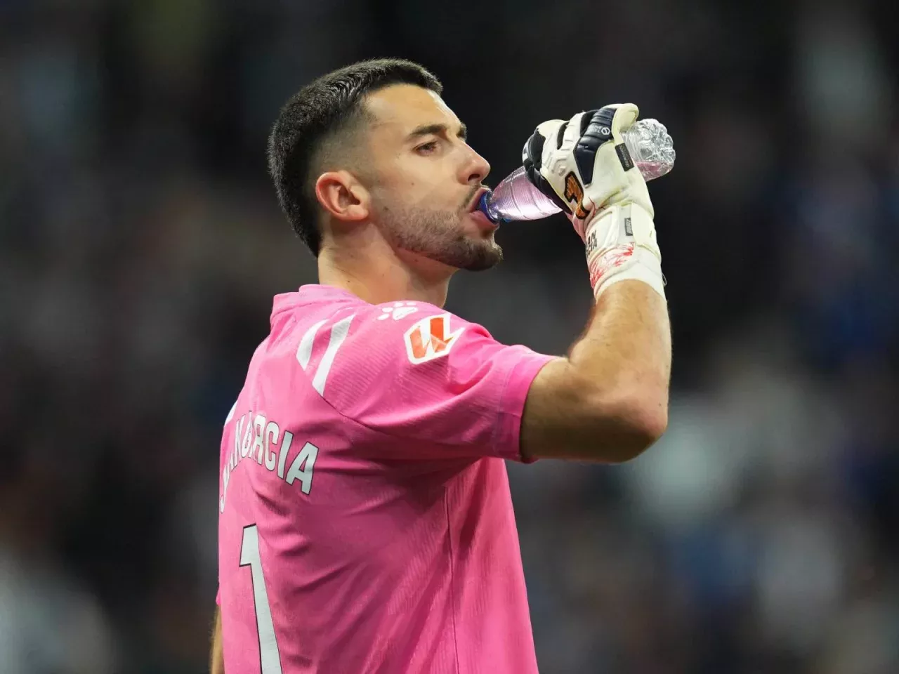 “Barcelona” is buying “Espanyol” goalkeeper Garcia for 25 million euros