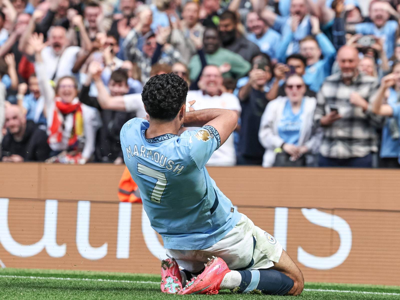 Manchester Siti futbolchilari katta oila singari birlashdi