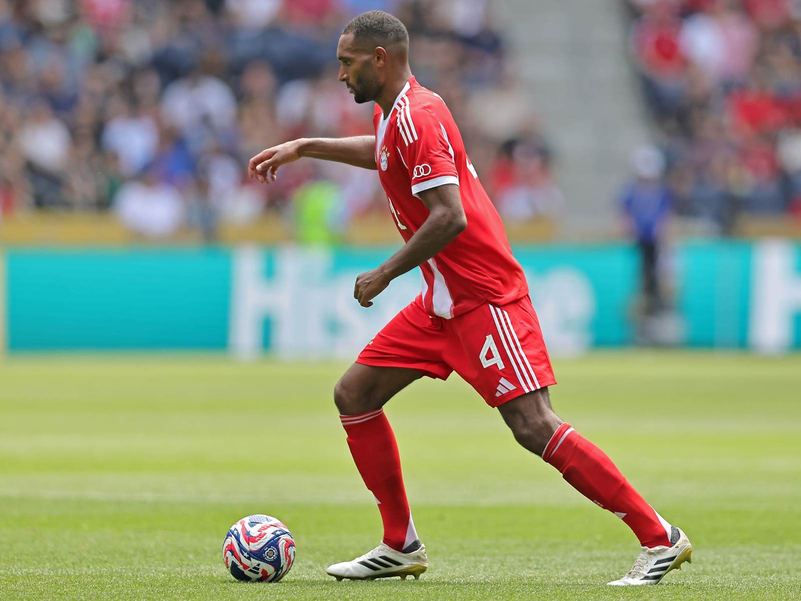 Bavarian defender preparing for the match against Flamengo