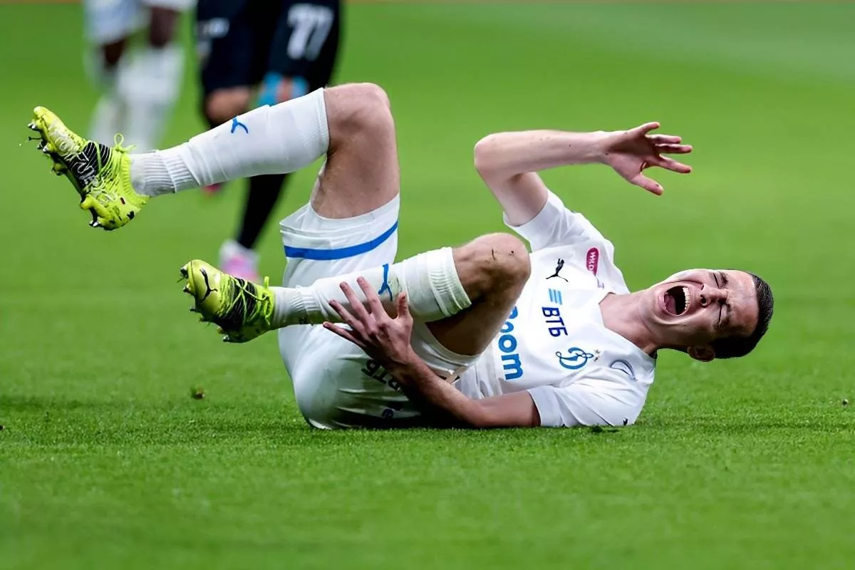 Dinamo football player Makarov has a muscle strain on the field