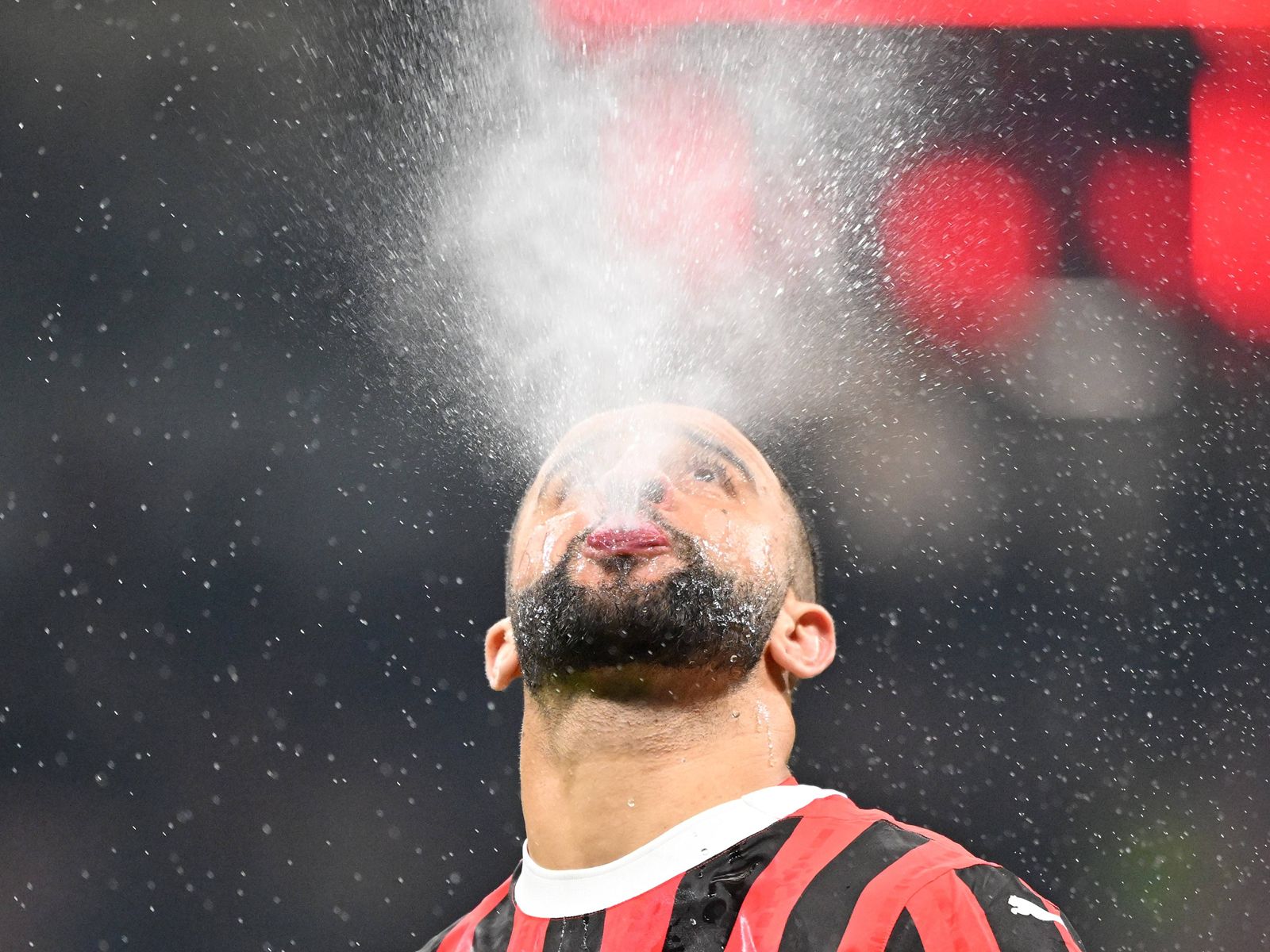 Milan team completed a contract with Kyle Walker