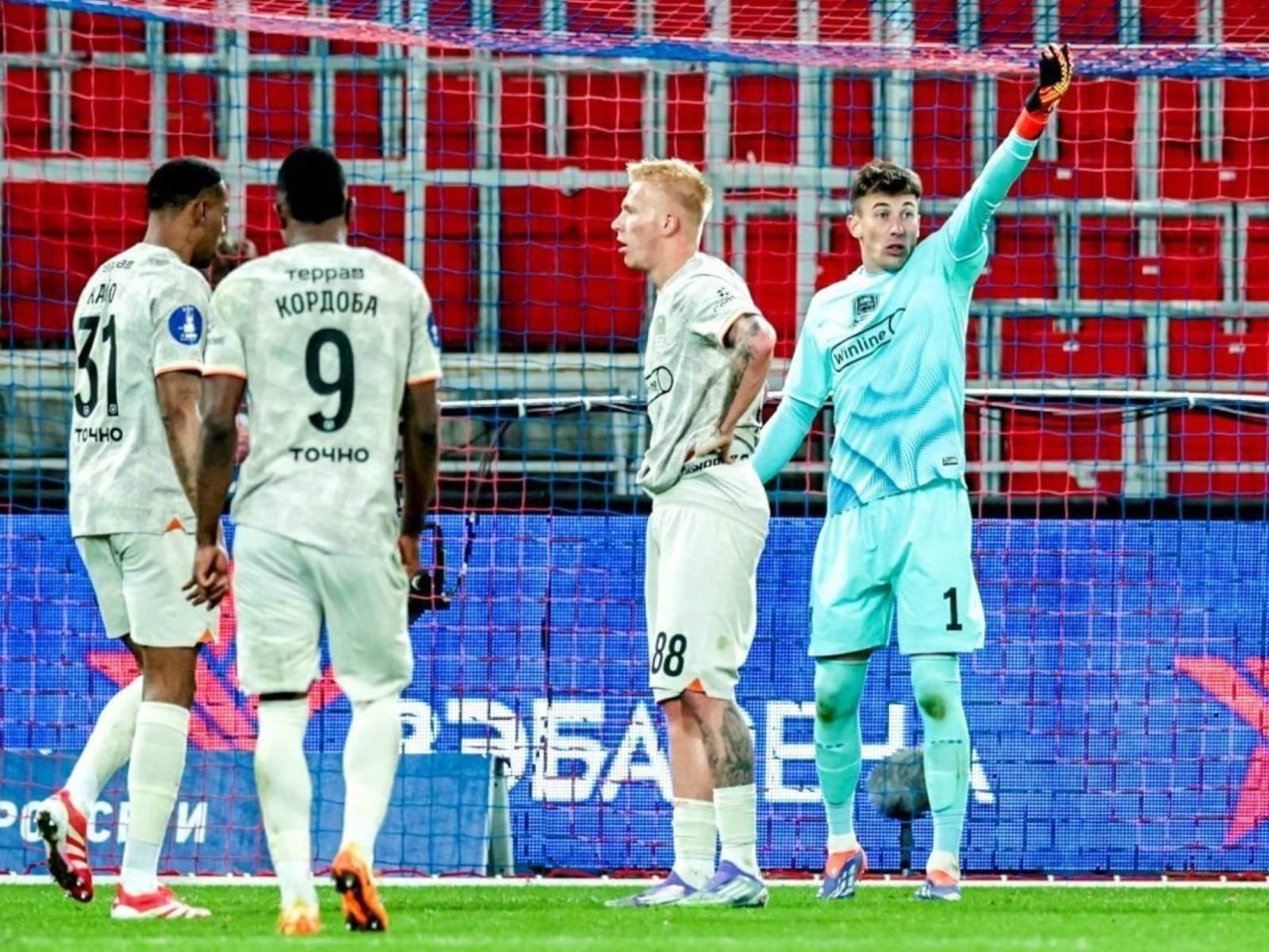 «Krasnodar» va «Dinamo» o‘rtasida 5 ta qizil kartochka berildi