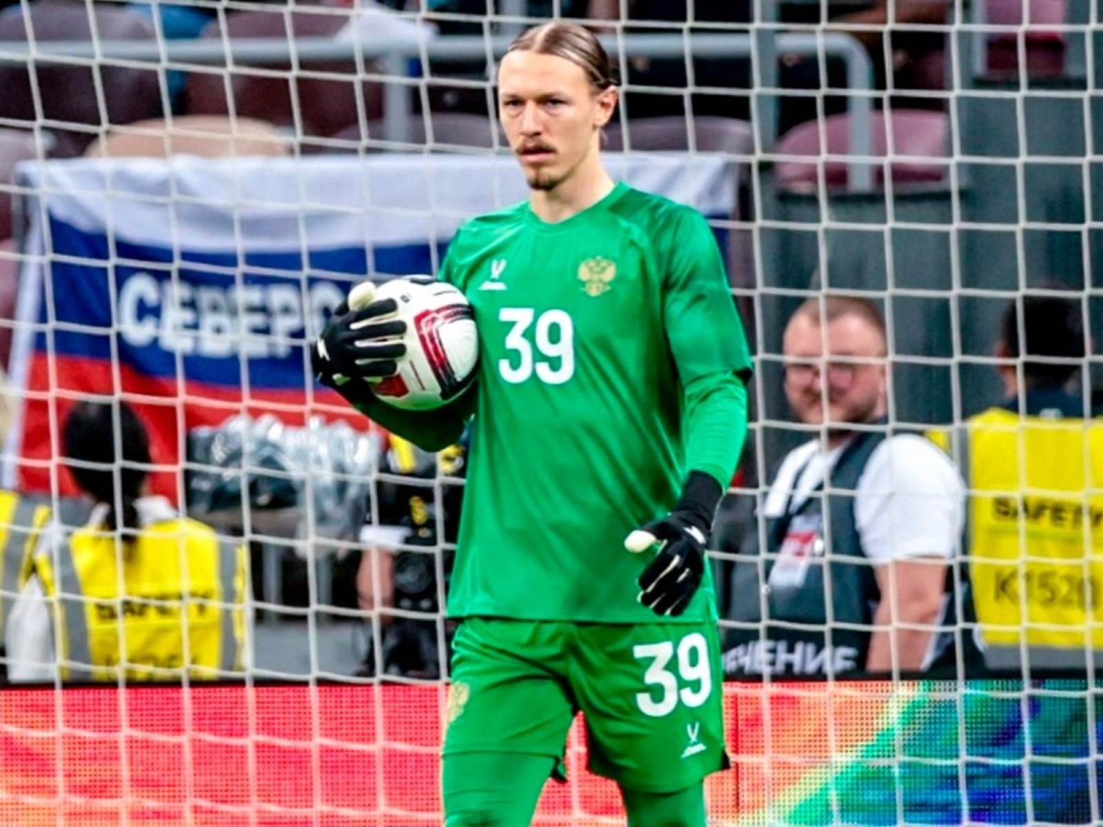 Kiryakov: Safonov should leave PSG