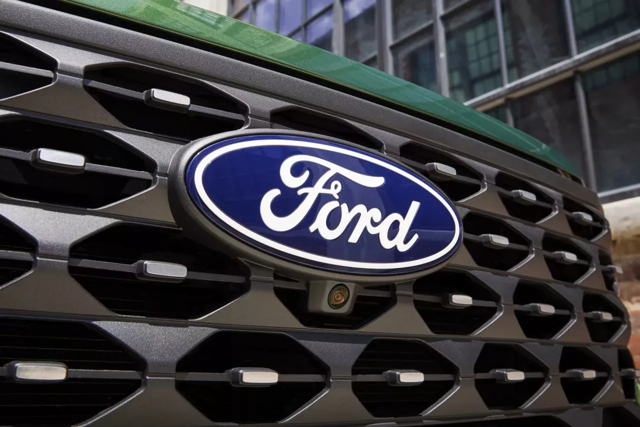 Ford rahbari Trampning elektromobil siyosatini tanqid qildi